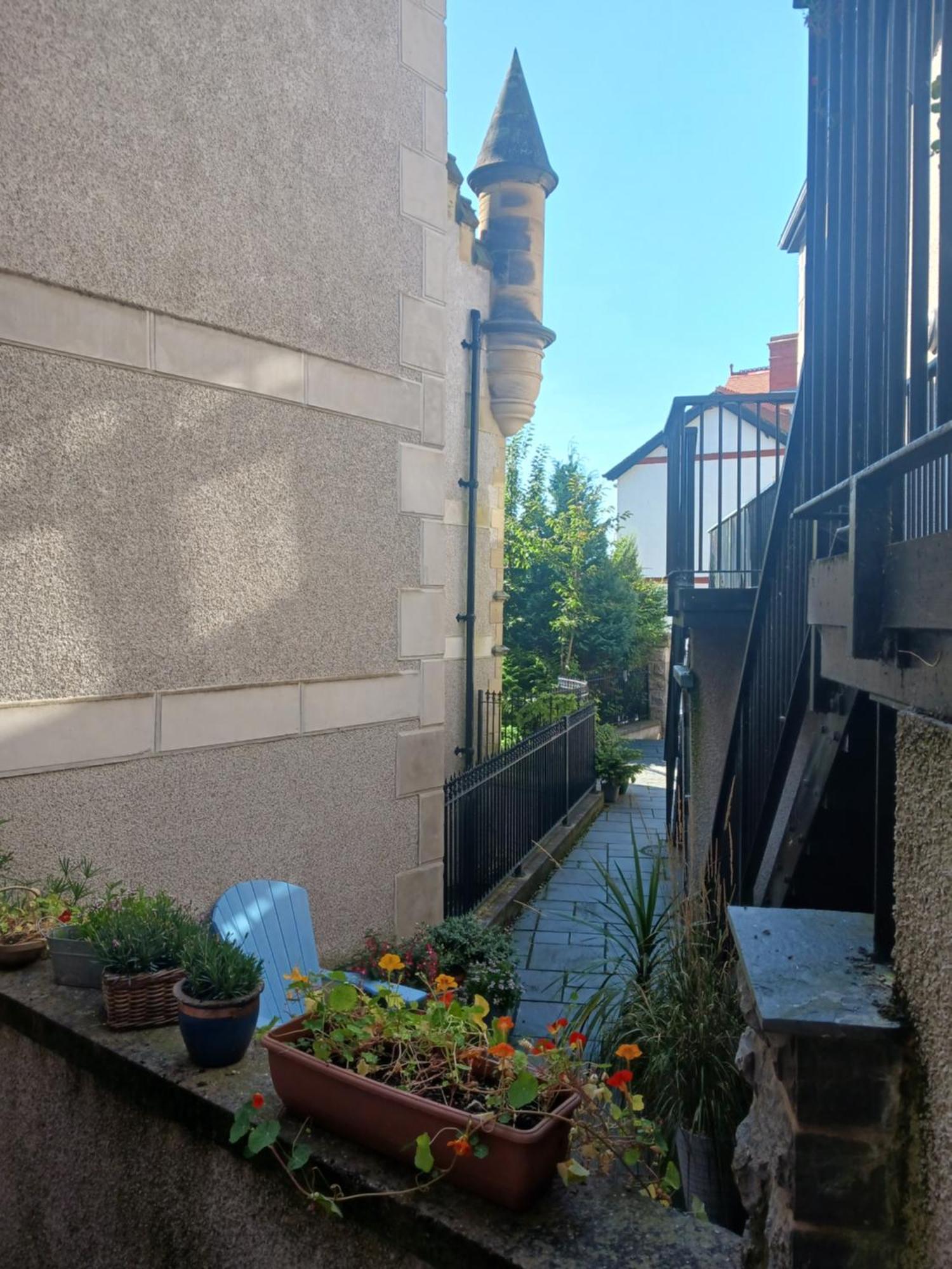 Bodlondeb Castle Bed & Breakfast { Central Llandudno} Zewnętrze zdjęcie